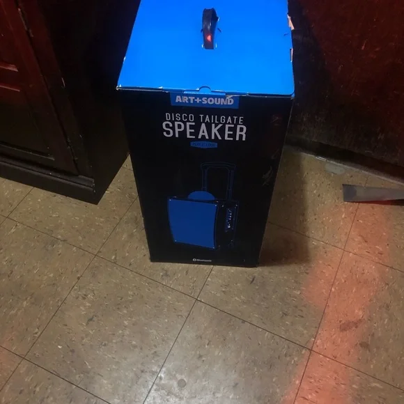 Art + sound Disco Tailgate Bluetooth Speaker